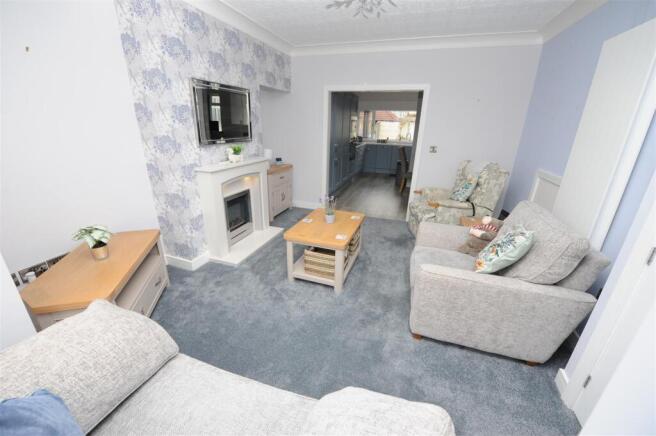 3 bed Semi-Detached for sale Image 4