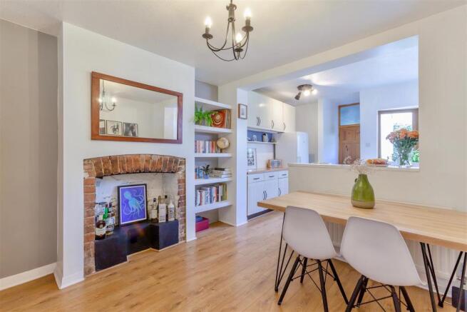 8425810-interior02.jpg