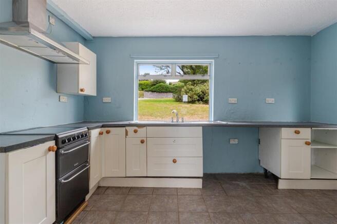 A08 - 31, Malborough Park Kingsbridge - 260701.jpg