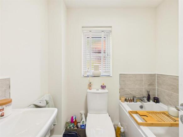 3 bed Semi-Detached for sale Image 11
