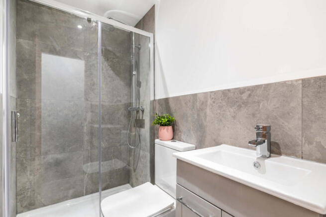 6 bed House to rent Image 11