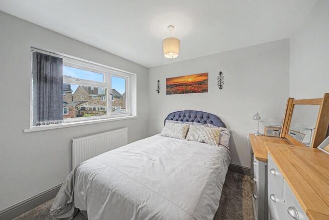 4 bed Semi-Detached for sale Image 8