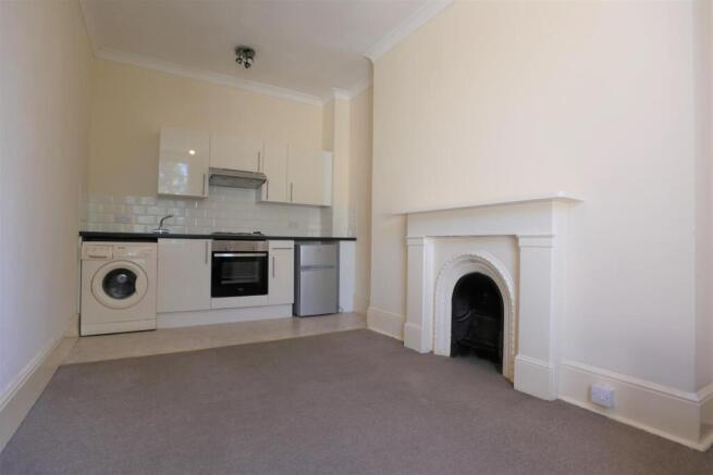 Flat 8, 35 Vernon Terrace (10).JPG
