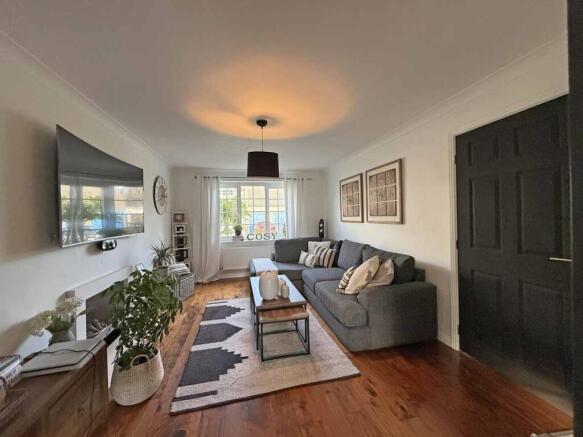 Aberdeen Avenue 100 Lounge 1.jpg