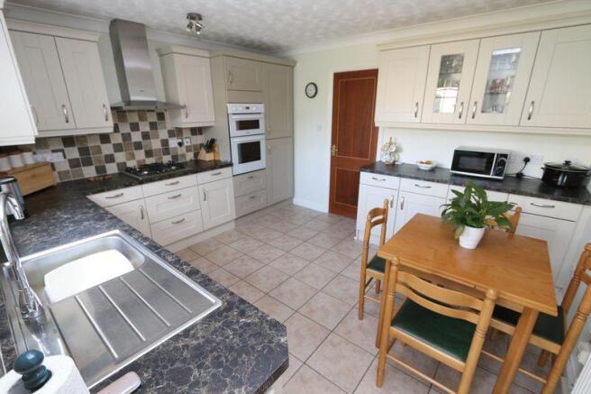 Kitchen/ Break...