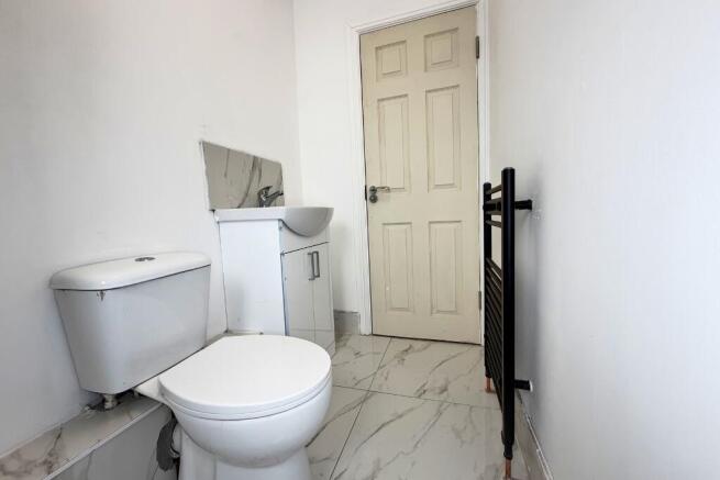 3 bed Terraced for sale Image 7