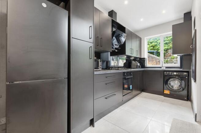 3 bed Terraced for sale Image 11