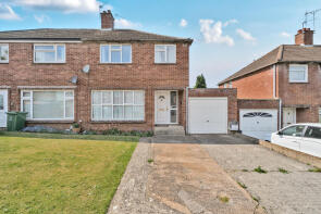 8, Cleeve Lawns, Lawn, Swindon SN3 1LE