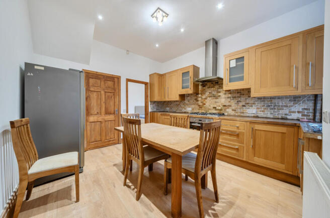 1402995-18-697386...