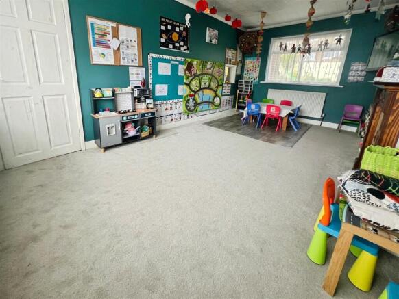 3 bed Semi-Detached for sale Image 4