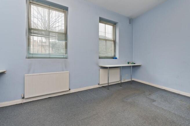 11 clapham pk rd6703.jpg