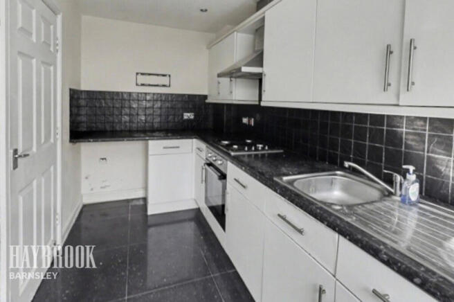 3 bed Town House for sale Image 3
