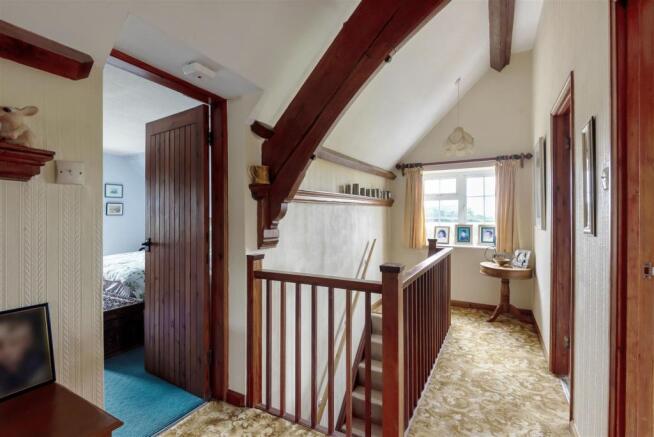FIRST FLOOR LANDING