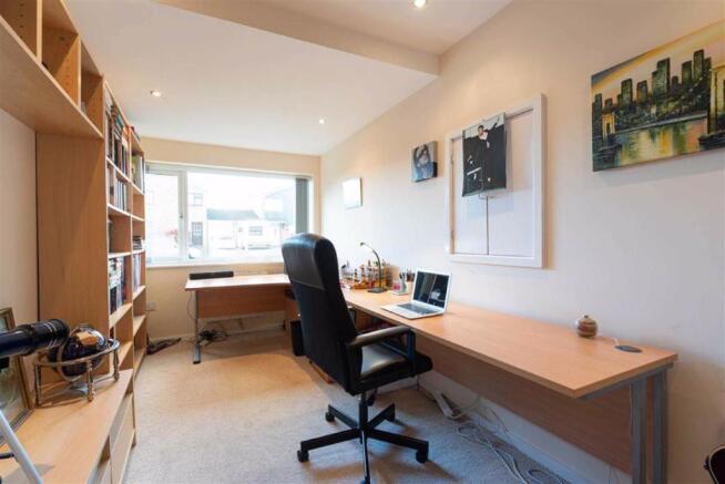 SITTING ROOM / STUDY