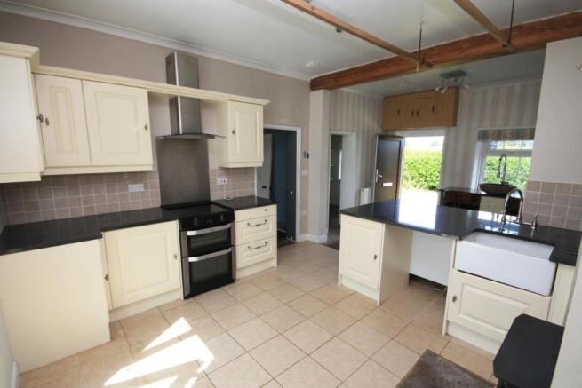 LIVING KITCHEN