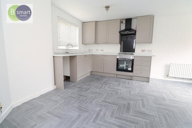 3 bed Semi-Detached for sale Image 4