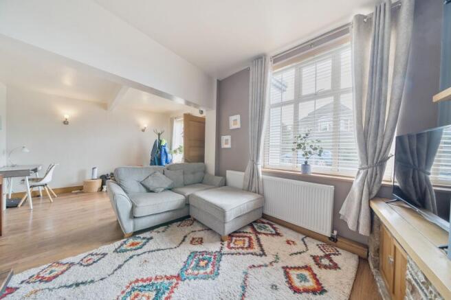 2 bed Semi-Detached to rent Image 6