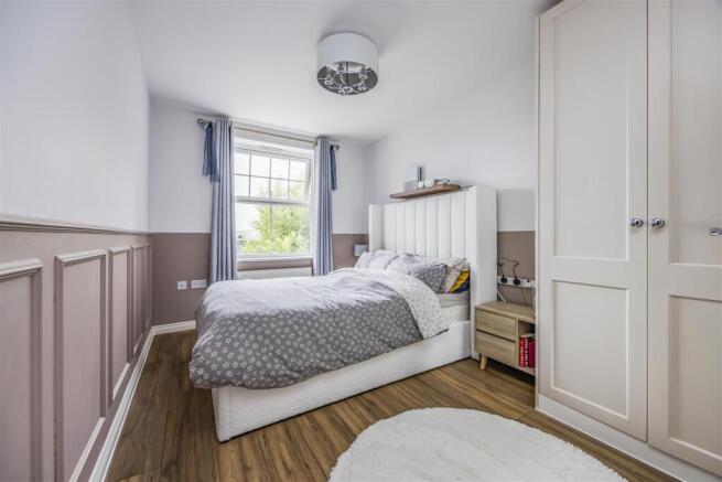 Flat 11, 2 East Shore Way, Baffins-PorticoMarketin