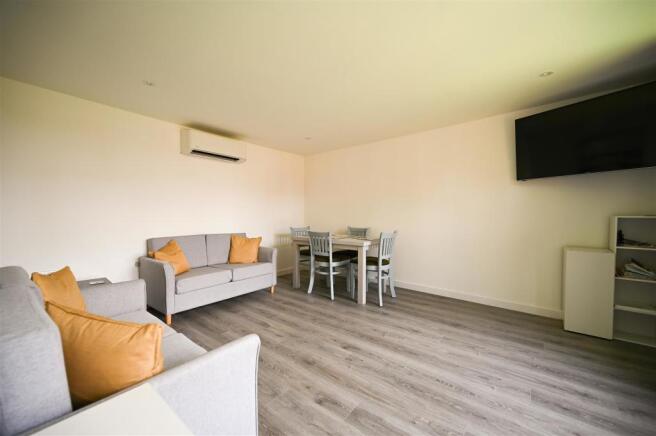 Lounge / Dining Room
