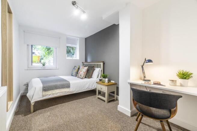 6 bed House to rent Image 6