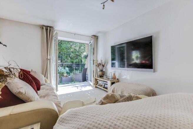 2 bed Flat for sale Image 8