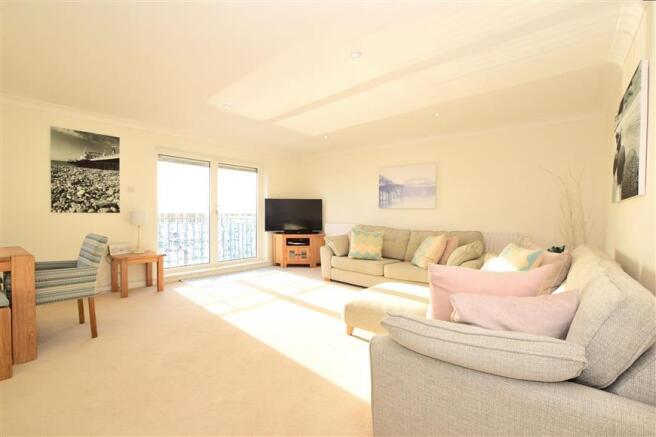 Lounge /Dining Room