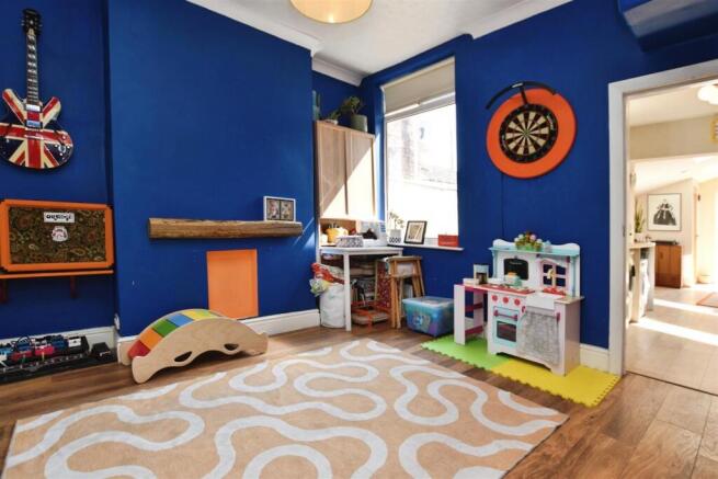 2 bed Terraced for sale Image 8