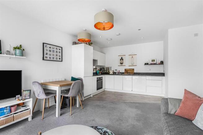 Kitchen1.JPG
