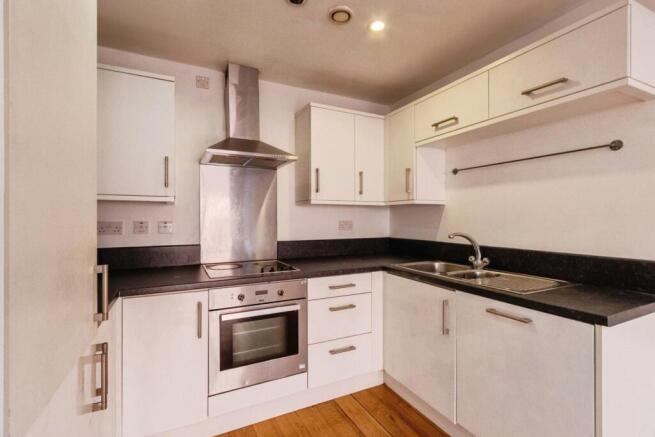 2 bed Flat for sale Image 4
