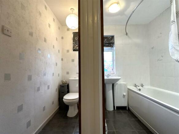 First Floor W.C 976