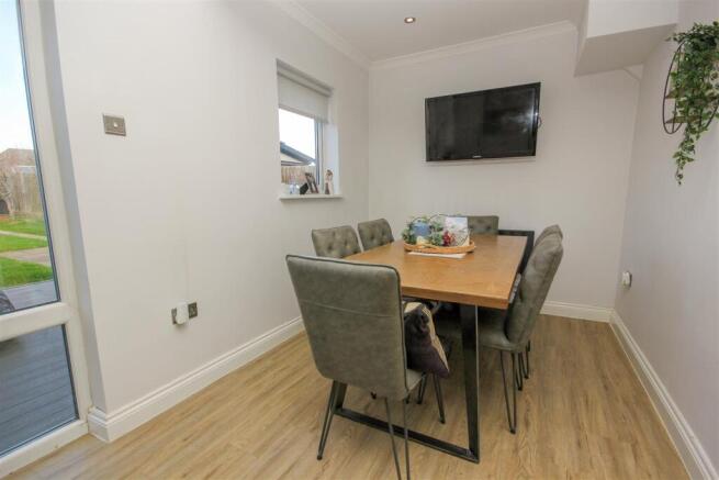 Dining Area.jpg