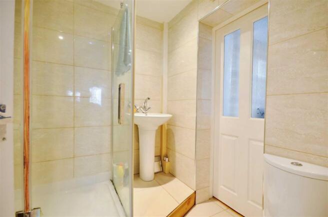 GROUND FLOOR BATHROOM