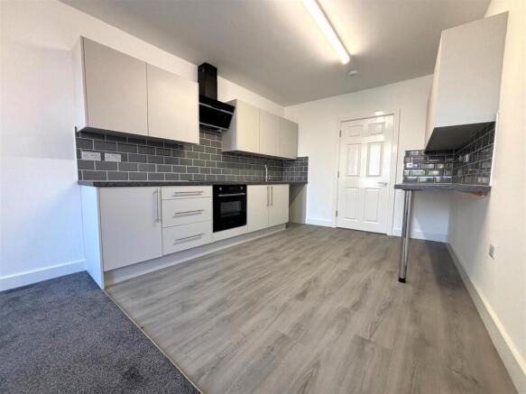 KITCHEN 1 2.jpg