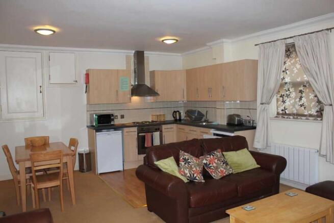Living room/ kitchen