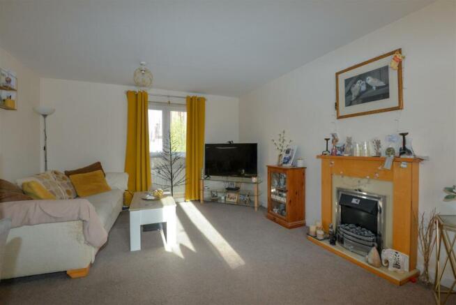 Living Room 1.jpg