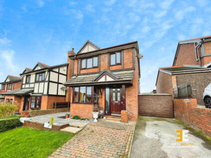 Maes Briallen, Llanrhos, LL30