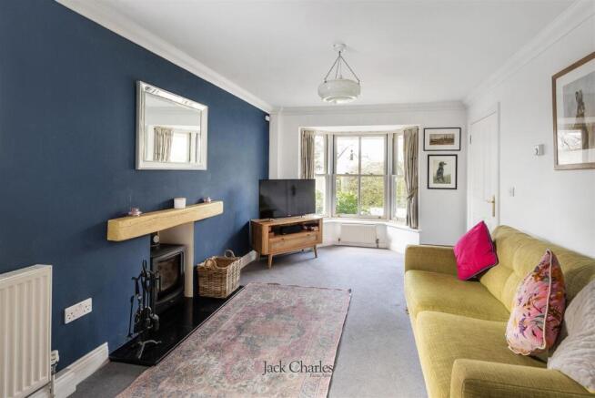 1 Albion Close, TN11 0DR 003.jpg