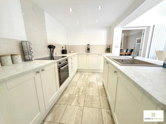 2 bed Terraced for sale Image 6