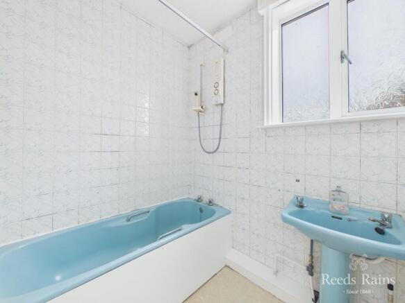 4 bed Semi-Detached for sale Image 9