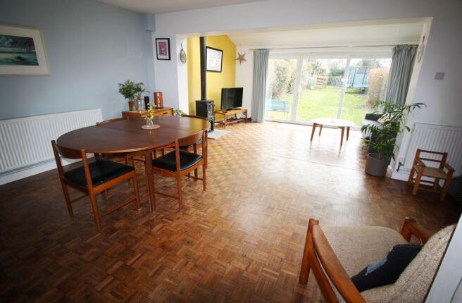 Lounge Dining Area