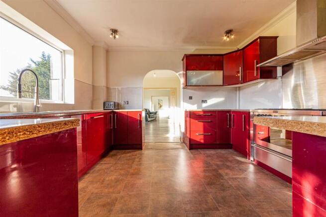 KITCHEN: