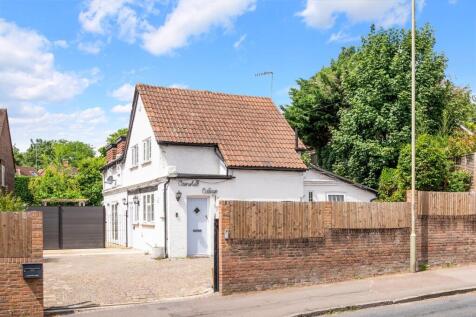 Brooklands Road, Weybridge, KT13