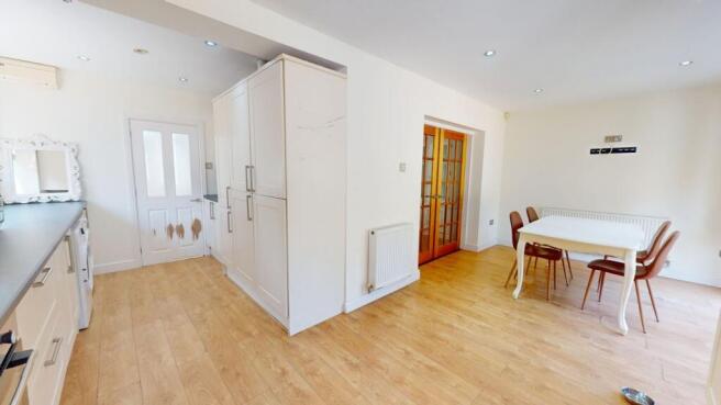 3 bed Semi-Detached for sale Image 8