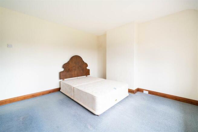 bedroom 1-2.jpg