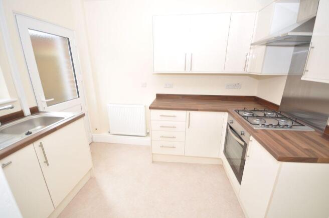 11 RUSSELL TERRACE, CARMARTHEN Photo 5