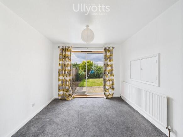 3 bed Semi-Detached to rent Image 5