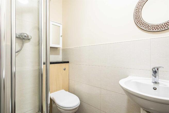 1 bed Apartment to rent Image 8