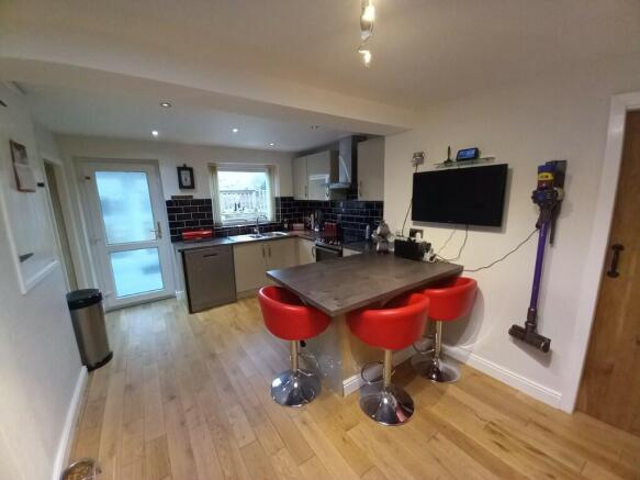 KITCHEN DINER