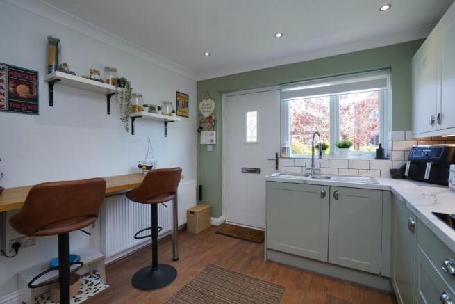 3 bed Semi-Detached for sale Image 8