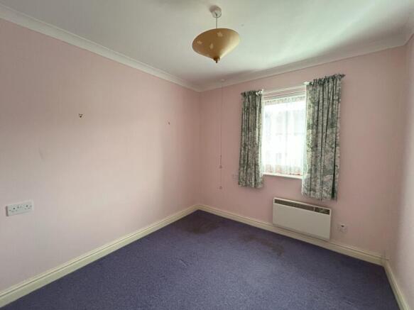 2 bed Flat for sale Image 6